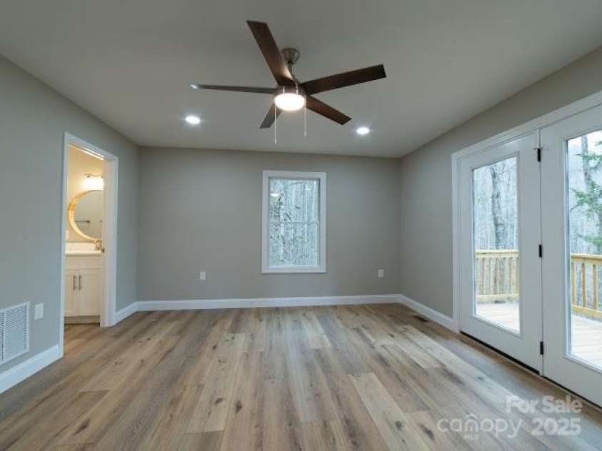 515 Kinsland Road, Franklin, NC 28734.  MLS# CAR4231077, YatesRealty ID 6199. 