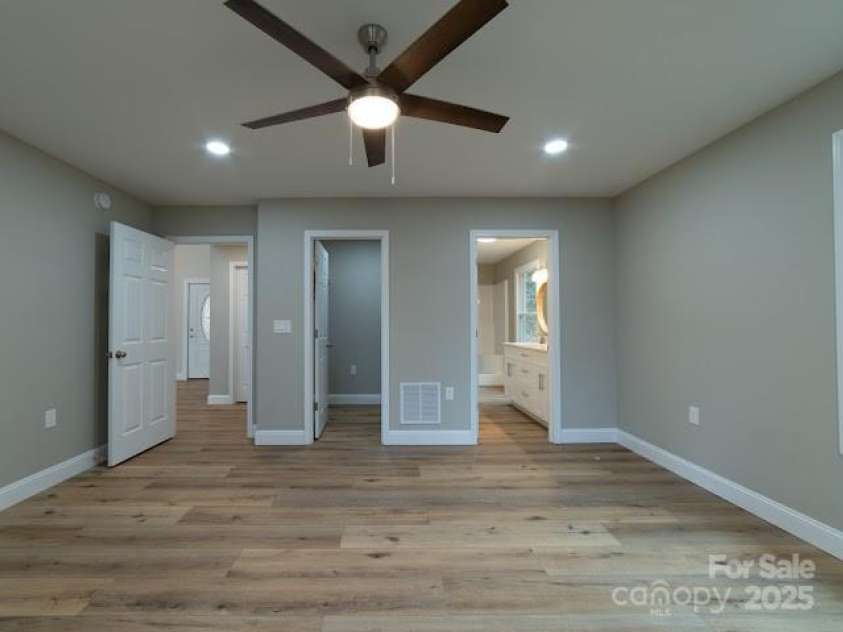 515 Kinsland Road, Franklin, NC 28734.  MLS# CAR4231077, YatesRealty ID 6199. 