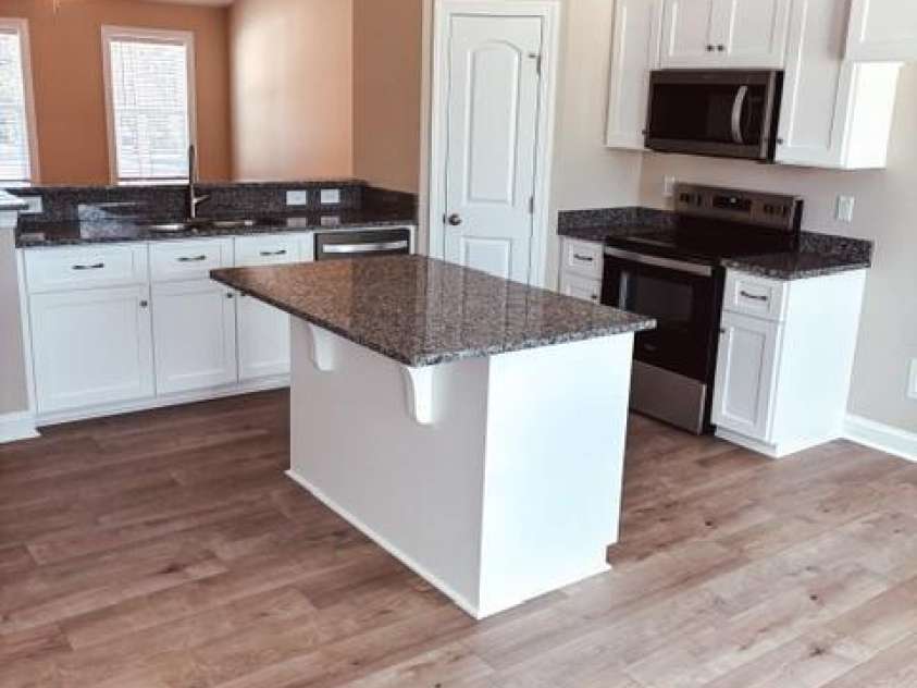 816 Evergreen Avenue, Kannapolis, NC 28081.  MLS# CAR4346562, YatesRealty ID 6199. Kitchen