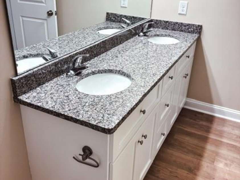 816 Evergreen Avenue, Kannapolis, NC 28081.  MLS# CAR4346562, YatesRealty ID 6199. Primary Bath-Dbl Vanities 