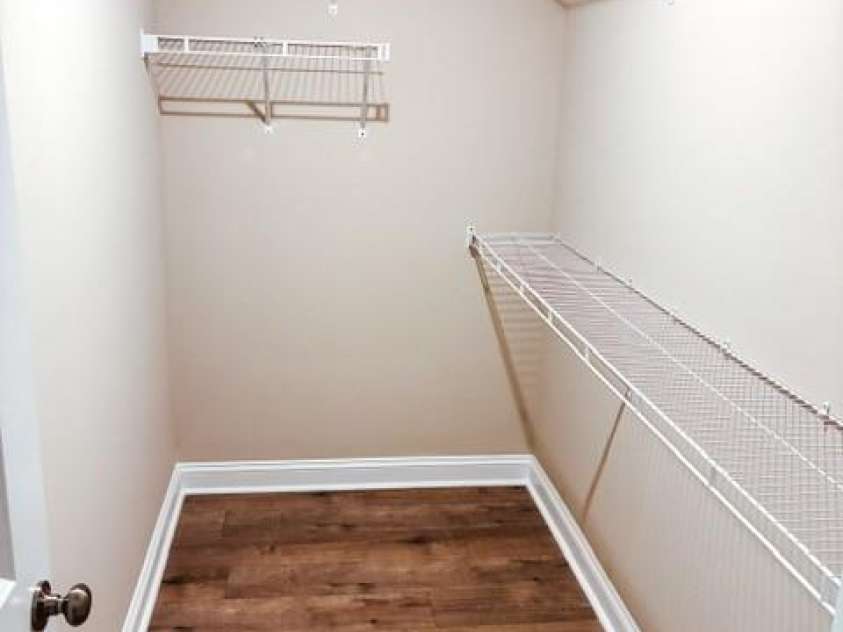 816 Evergreen Avenue, Kannapolis, NC 28081.  MLS# CAR4346562, YatesRealty ID 6199. Primary BR Closet