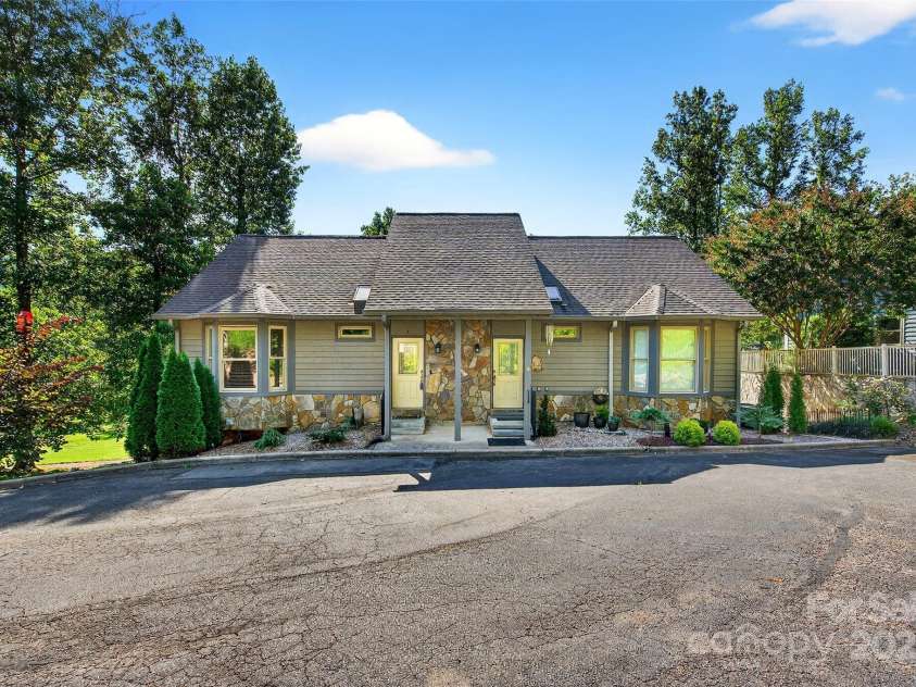 307 #7 Blue Ridge Drive, Marion, NC 28752.  MLS# CAR4298364, YatesRealty ID 62. Unti on the left side is listed unit.