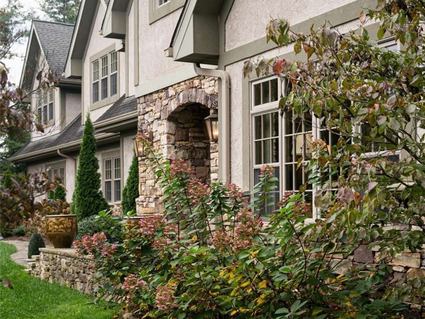 53 Cedar Hill Drive, Asheville, NC 28803.  MLS# CAR4301741, YatesRealty ID 62. 