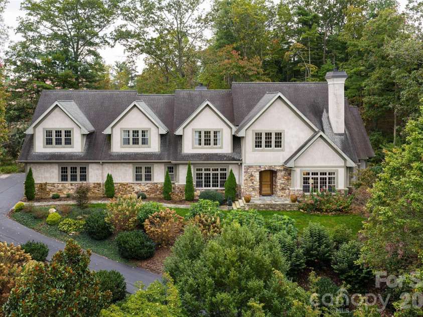 53 Cedar Hill Drive, Asheville, NC 28803.  MLS# CAR4301741, YatesRealty ID 62. 