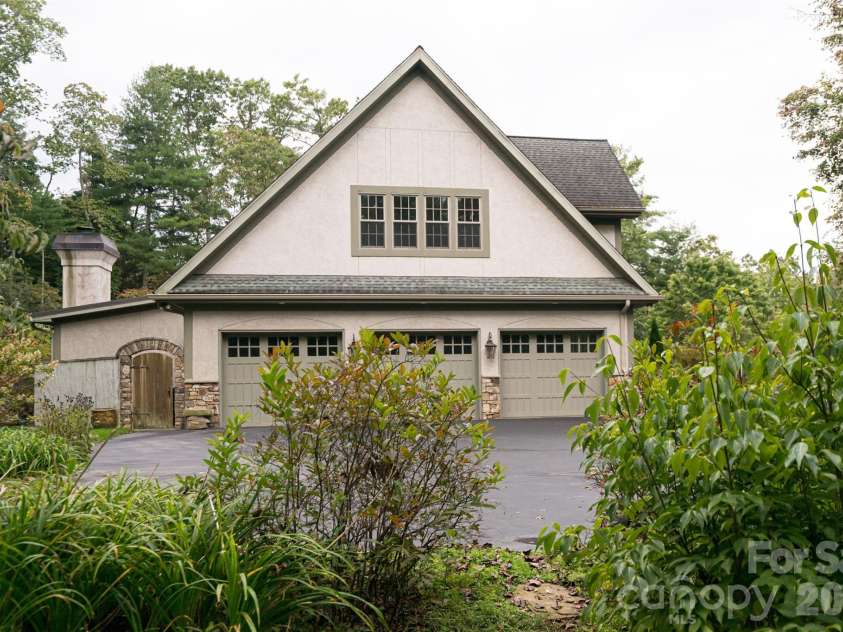 53 Cedar Hill Drive, Asheville, NC 28803.  MLS# CAR4301741, YatesRealty ID 62. Garage