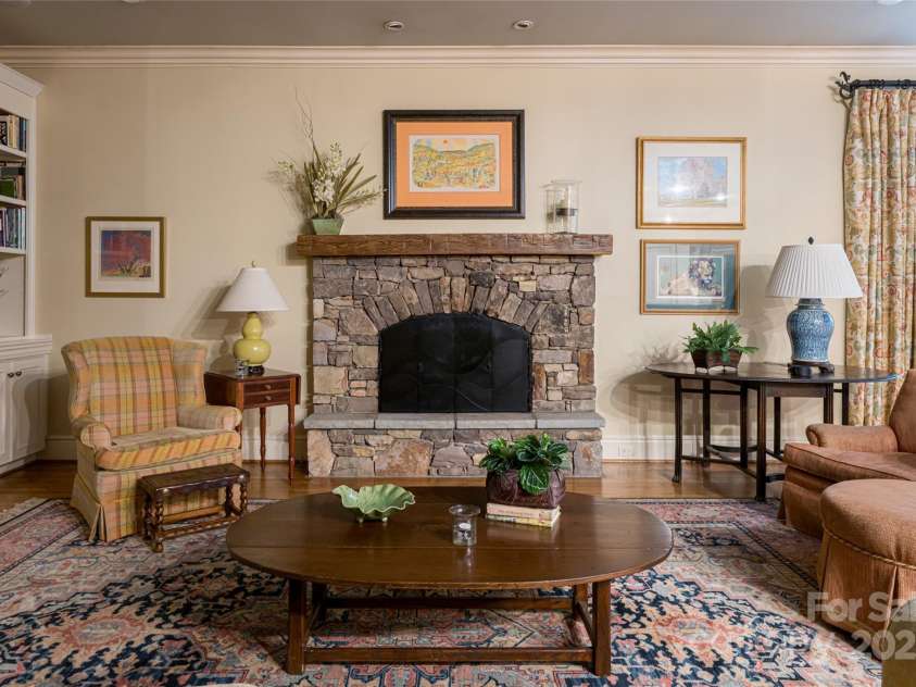 53 Cedar Hill Drive, Asheville, NC 28803.  MLS# CAR4301741, YatesRealty ID 62. Keeping Room