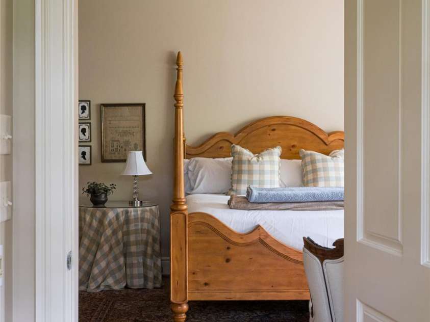 53 Cedar Hill Drive, Asheville, NC 28803.  MLS# CAR4301741, YatesRealty ID 62. Primary Bedroom