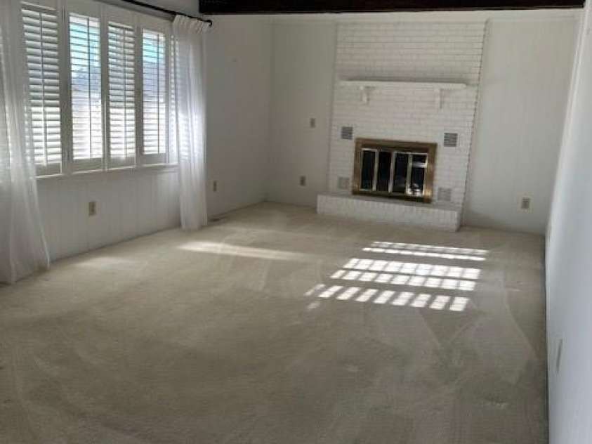 1915 Pleasant Hill Church Road, Shelby, NC 28152.  MLS# CAR4217887, YatesRealty ID 620. LIVING ROOM