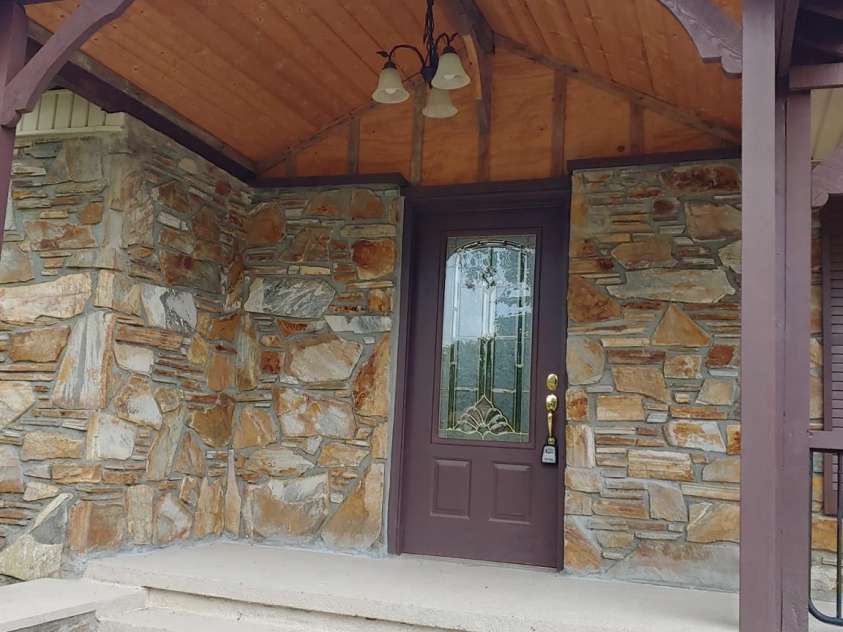 20 Frosted Lane, Burnsville, NC 28714.  MLS# CAR4226376, YatesRealty ID 620. 