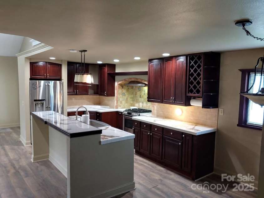 20 Frosted Lane, Burnsville, NC 28714.  MLS# CAR4226376, YatesRealty ID 620. 