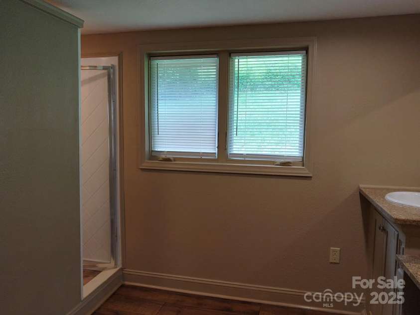 20 Frosted Lane, Burnsville, NC 28714.  MLS# CAR4226376, YatesRealty ID 620. 