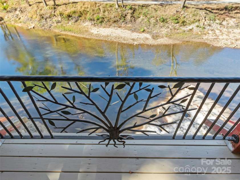 996 Halls Chapel Road, Burnsville, NC 28714.  MLS# CAR4314014, YatesRealty ID 620. Top floor porch