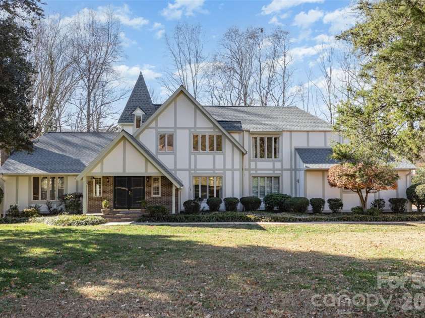 1716 Arbor Way Drive, Shelby, NC 28150.  MLS# CAR4321093, YatesRealty ID 6200. This beautiful home is in the highly desirable Country Club Gardens neighborhood.