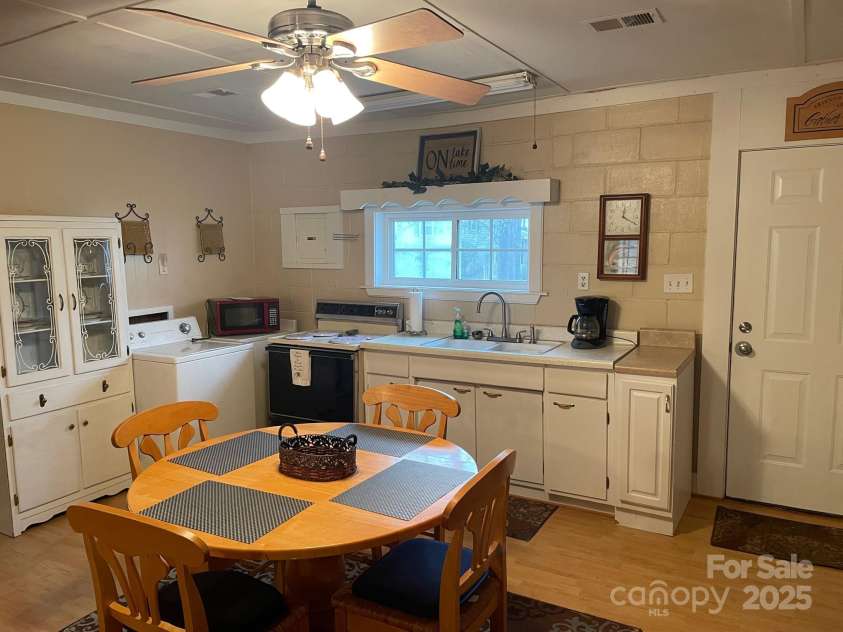 207 Rion Circle, Winnsboro, SC 29180.  MLS# CAR4237257, YatesRealty ID 6200. Kitchen/ living space