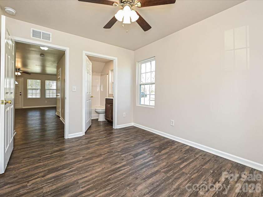 362 Mills Avenue, Mooresville, NC 28115.  MLS# CAR4342383, YatesRealty ID 6201. 