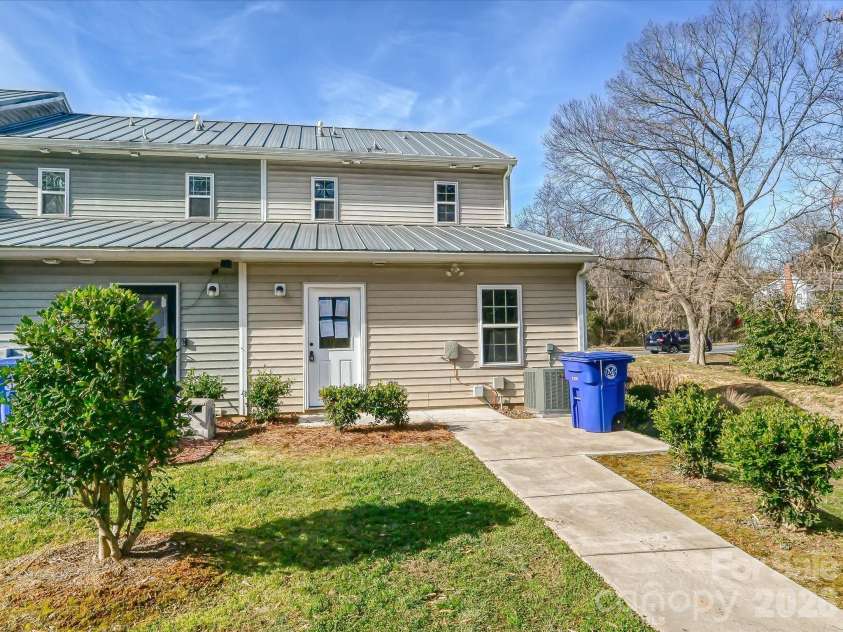 362 Mills Avenue, Mooresville, NC 28115.  MLS# CAR4342383, YatesRealty ID 6201. 