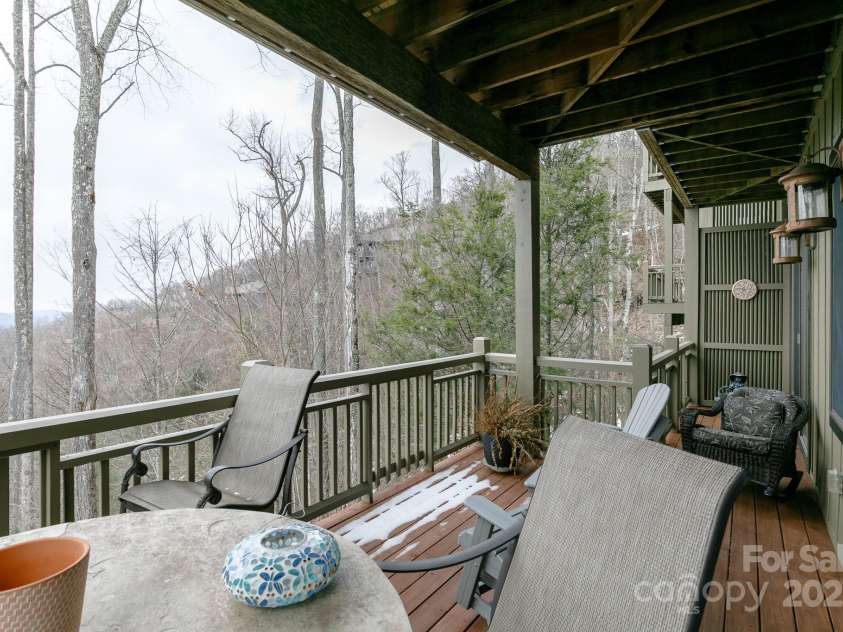 528 Andrew Banks Road, Burnsville, NC 28714.  MLS# CAR4216235, YatesRealty ID 6202. 