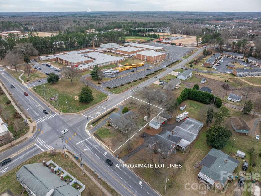 816 South Point Road, Belmont, NC 28012.  MLS# CAR4222826, YatesRealty ID 6202. 