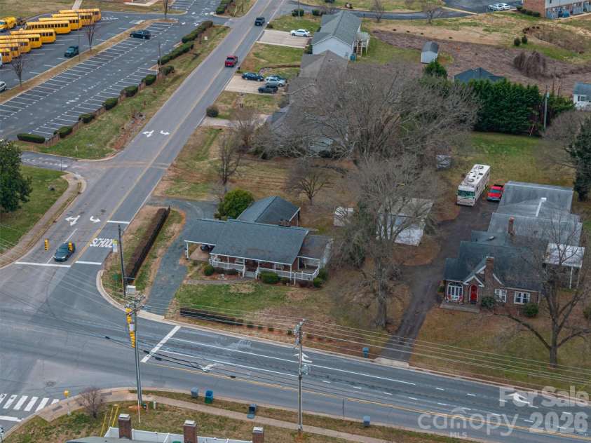 816 South Point Road, Belmont, NC 28012.  MLS# CAR4222826, YatesRealty ID 6202. 