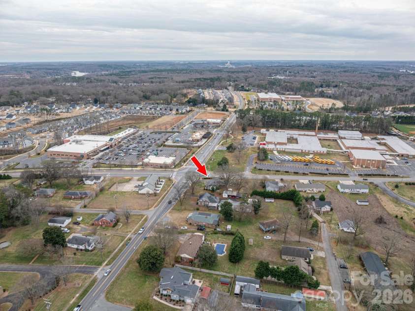 816 South Point Road, Belmont, NC 28012.  MLS# CAR4222826, YatesRealty ID 6202. 
