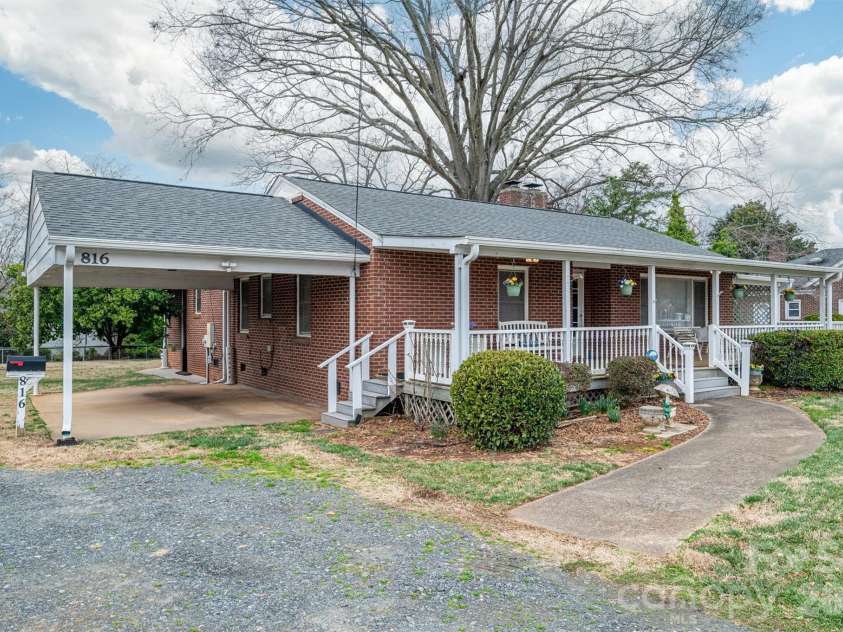 816 South Point Road, Belmont, NC 28012.  MLS# CAR4222826, YatesRealty ID 6202. 
