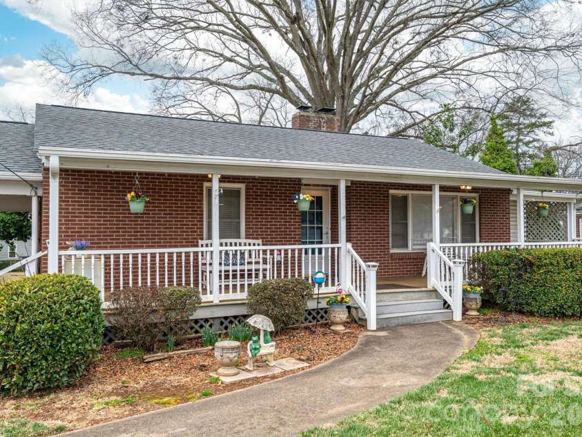 816 South Point Road, Belmont, NC 28012.  MLS# CAR4222826, YatesRealty ID 6202. 