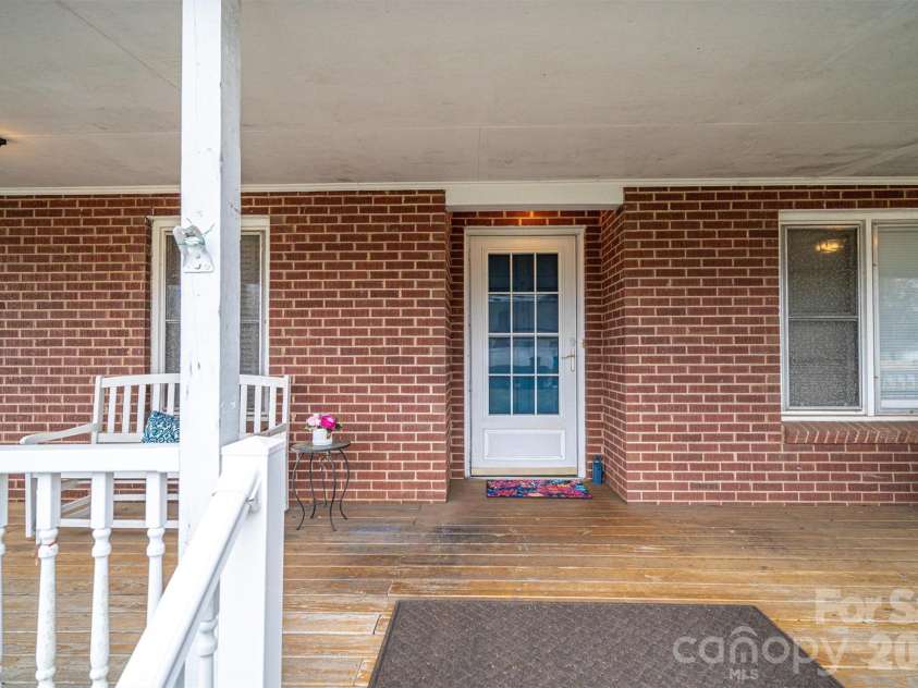816 South Point Road, Belmont, NC 28012.  MLS# CAR4222826, YatesRealty ID 6202. 