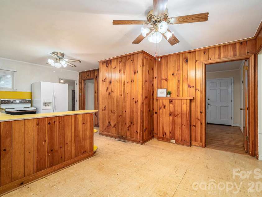 816 South Point Road, Belmont, NC 28012.  MLS# CAR4222826, YatesRealty ID 6202. 
