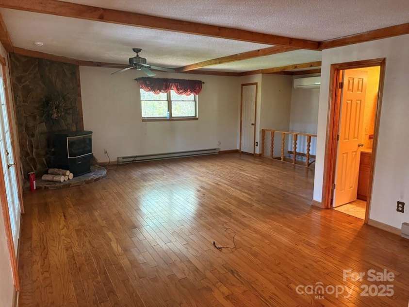 605 Lakeshore Drive, Franklin, NC 28734.  MLS# CAR4247934, YatesRealty ID 6204. 