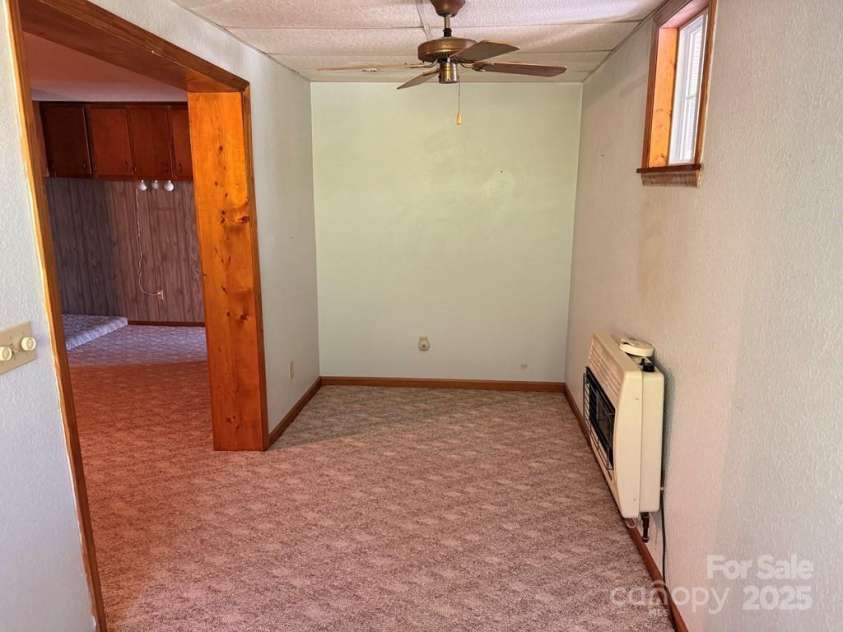 605 Lakeshore Drive, Franklin, NC 28734.  MLS# CAR4247934, YatesRealty ID 6204. 