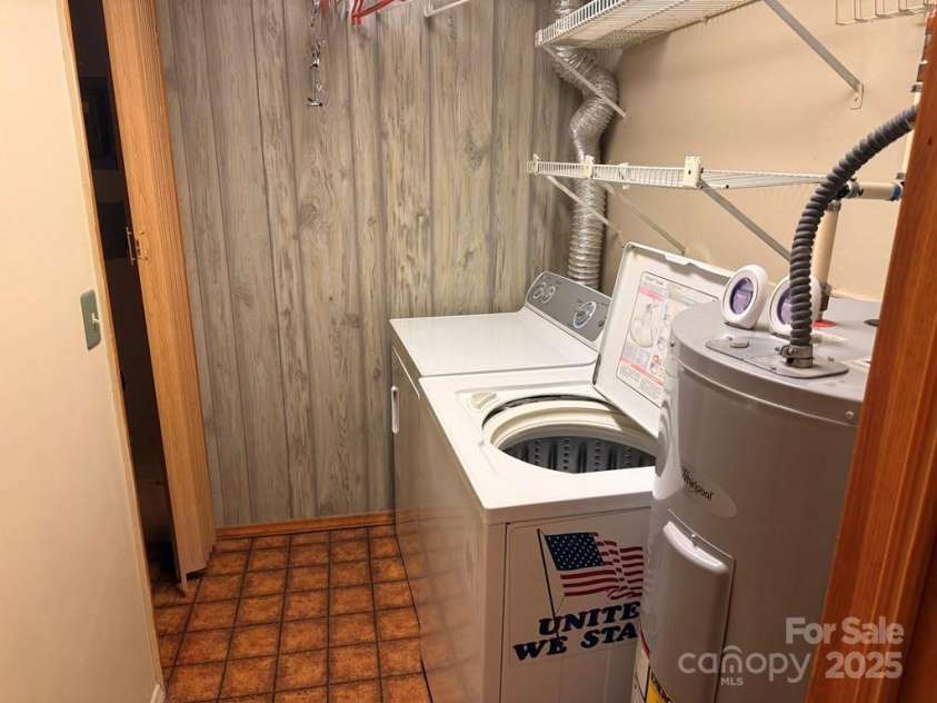 605 Lakeshore Drive, Franklin, NC 28734.  MLS# CAR4247934, YatesRealty ID 6204. 