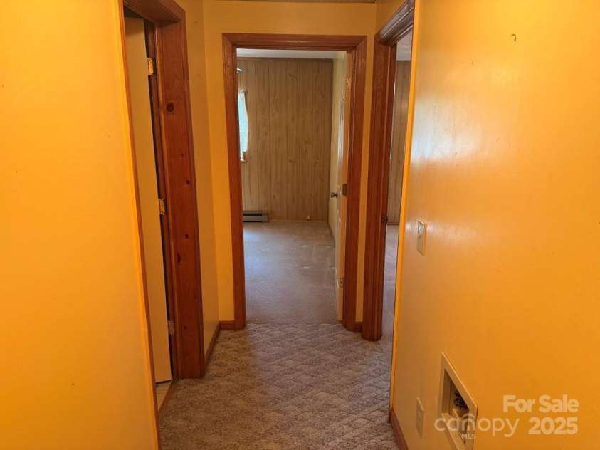 605 Lakeshore Drive, Franklin, NC 28734.  MLS# CAR4247934, YatesRealty ID 6204. 