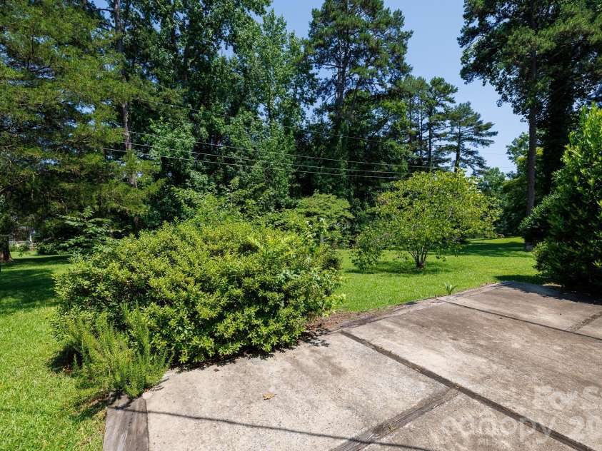 829 Rawlinson Road, Rock Hill, SC 29732.  MLS# CAR4341644, YatesRealty ID 6204. 