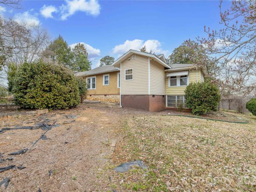 33320-B Hobe Road, Albemarle, NC 28001.  MLS# CAR4227525, YatesRealty ID 6205. 