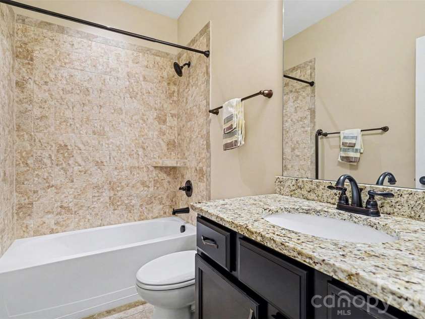 8315 Parknoll Drive, Huntersville, NC 28078.  MLS# CAR4340465, YatesRealty ID 6205. Bathroom 2