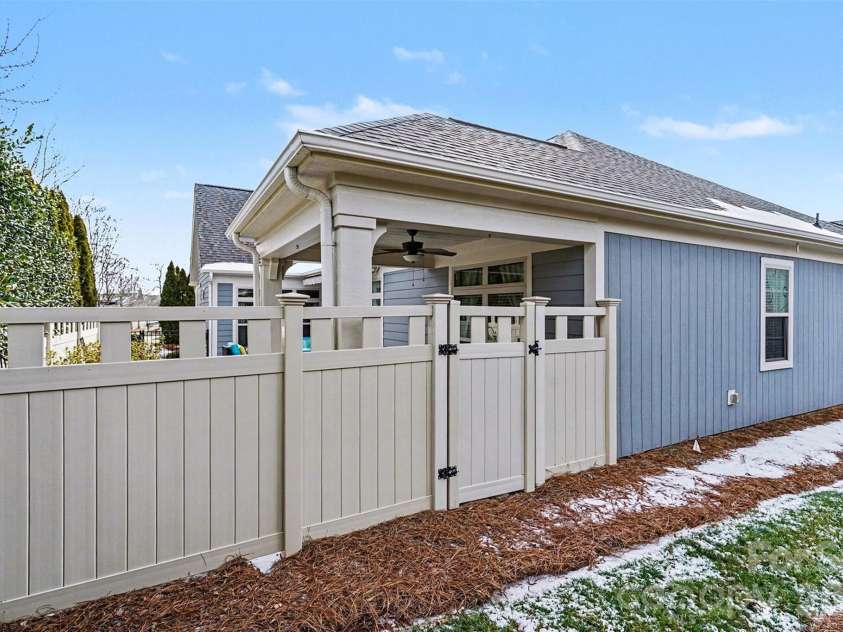 8315 Parknoll Drive, Huntersville, NC 28078.  MLS# CAR4340465, YatesRealty ID 6205. Fenced in patio space with exit access