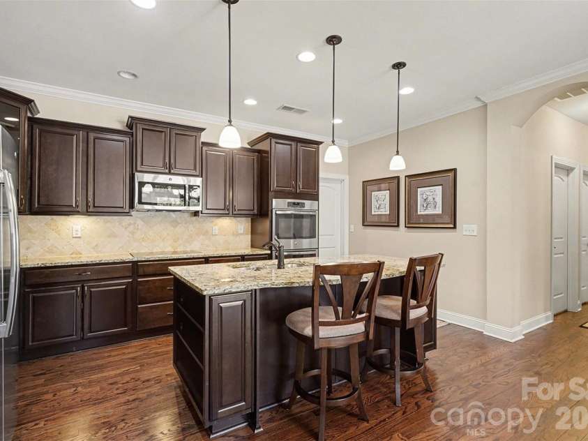 8315 Parknoll Drive, Huntersville, NC 28078.  MLS# CAR4340465, YatesRealty ID 6205. Kitchen