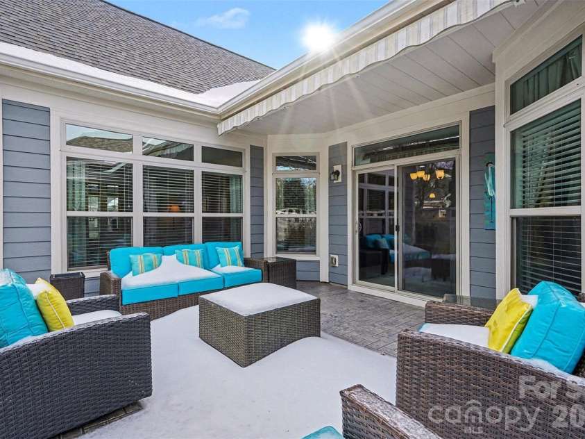 8315 Parknoll Drive, Huntersville, NC 28078.  MLS# CAR4340465, YatesRealty ID 6205. Open back patio