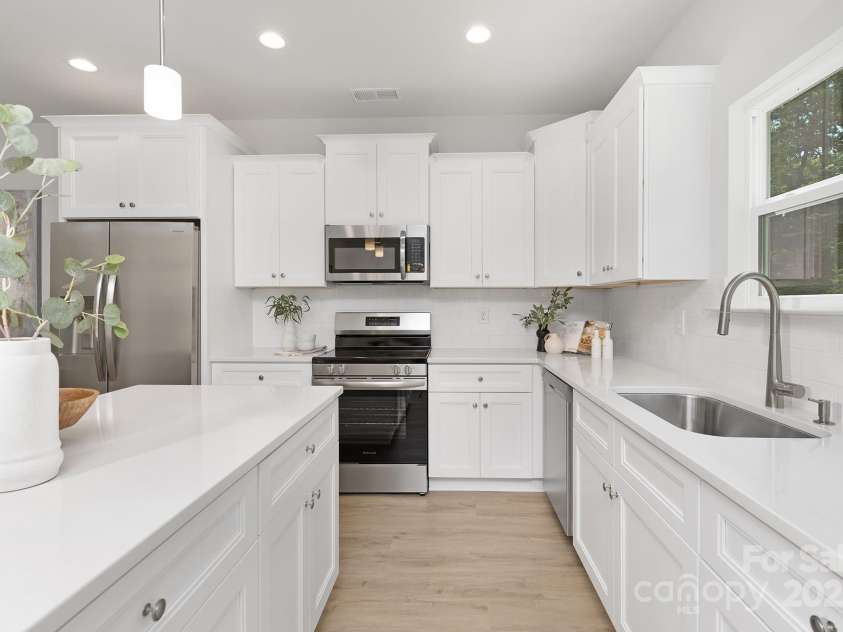 222 Ventner Court, Charlotte, NC 28214.  MLS# CAR4224867, YatesRealty ID 6206. 