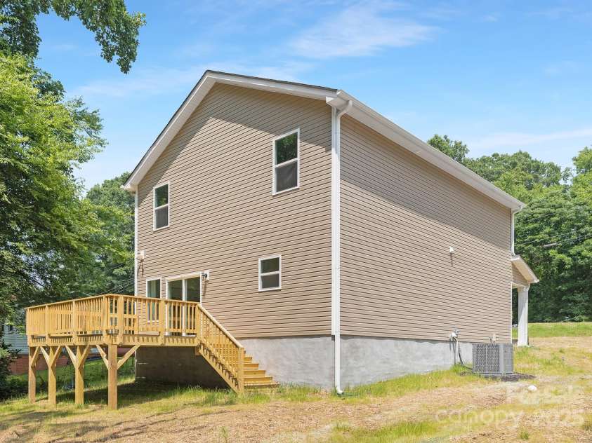 222 Ventner Court, Charlotte, NC 28214.  MLS# CAR4224867, YatesRealty ID 6206. 
