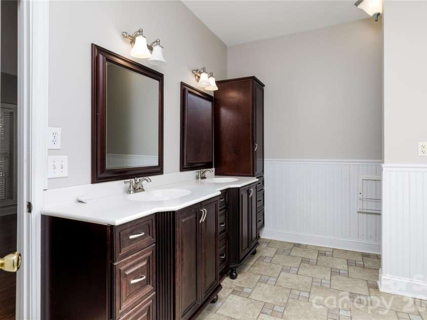 135 Greenbrier Creek Place, Salisbury, NC 28146.  MLS# CAR4320761, YatesRealty ID 6207. Primary Bath
