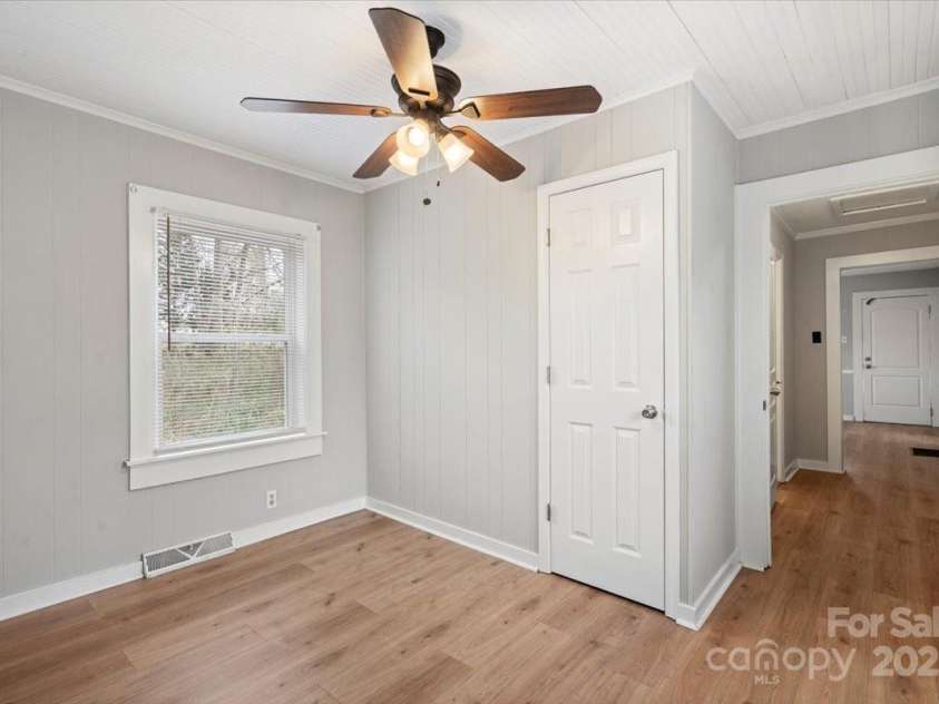 2407 Moose Road, Kannapolis, NC 28083.  MLS# CAR4231782, YatesRealty ID 6207. 