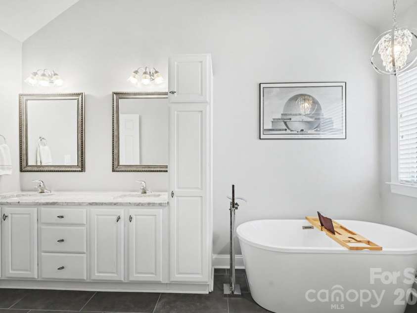 14314 Harvington Drive, Huntersville, NC 28078.  MLS# CAR4358101, YatesRealty ID 6208. 