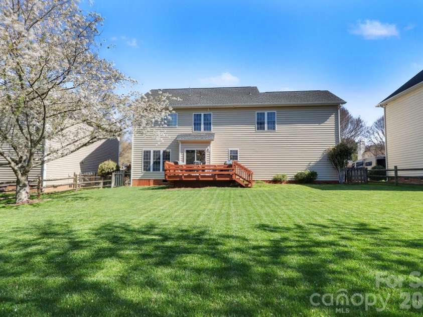 14314 Harvington Drive, Huntersville, NC 28078.  MLS# CAR4358101, YatesRealty ID 6208. 