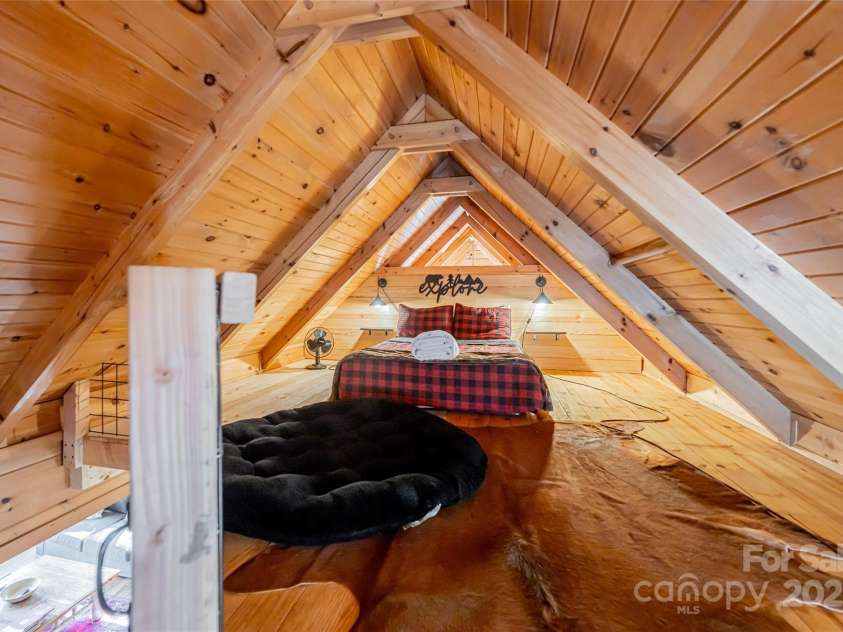 2000 Frozen Creek Road, Brevard, NC 28712.  MLS# CAR4313489, YatesRealty ID 6208. 