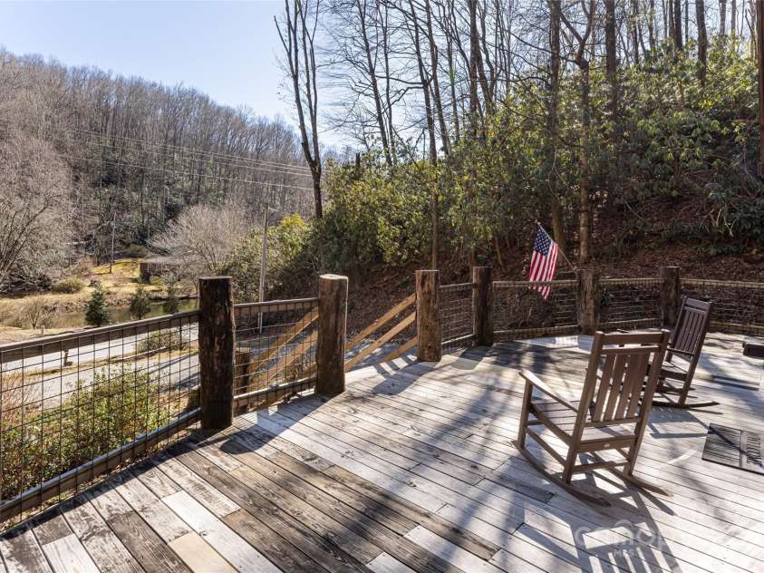 2000 Frozen Creek Road, Brevard, NC 28712.  MLS# CAR4313489, YatesRealty ID 6208. 