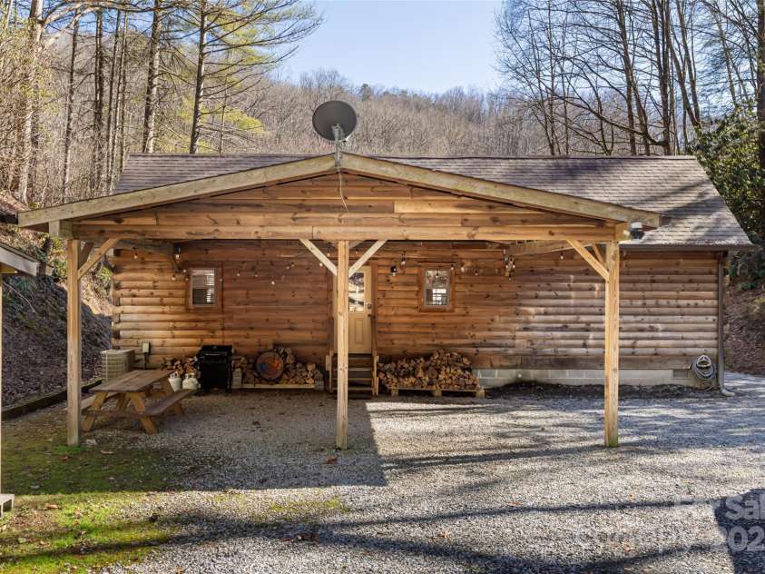2000 Frozen Creek Road, Brevard, NC 28712.  MLS# CAR4313489, YatesRealty ID 6208. 