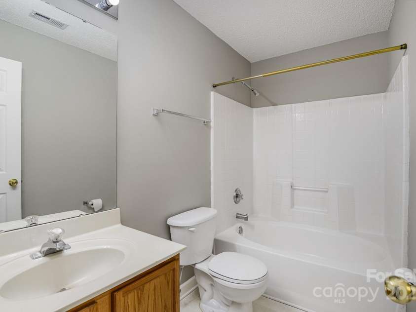 3230 Richway Court, Charlotte, NC 28216.  MLS# CAR4224805, YatesRealty ID 6209. 