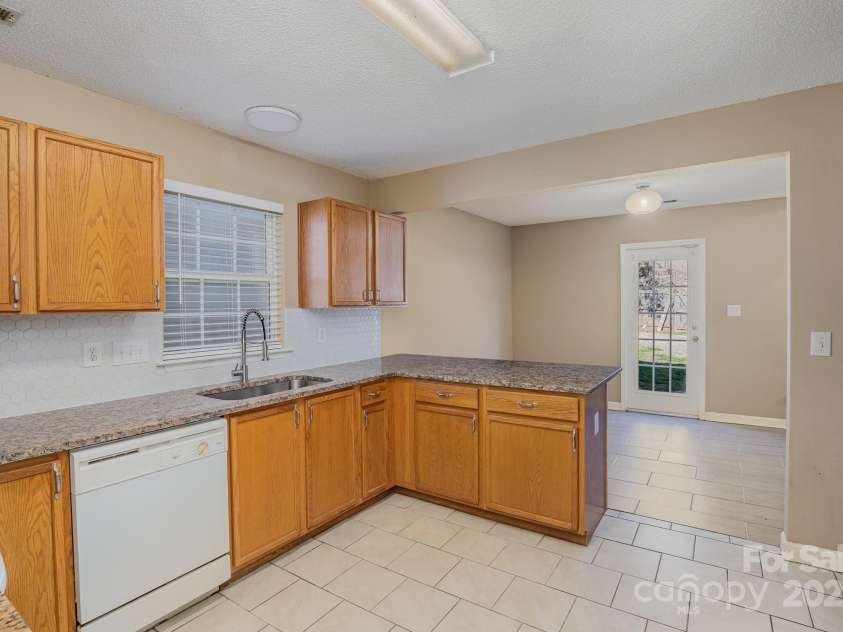 3230 Richway Court, Charlotte, NC 28216.  MLS# CAR4224805, YatesRealty ID 6209. 