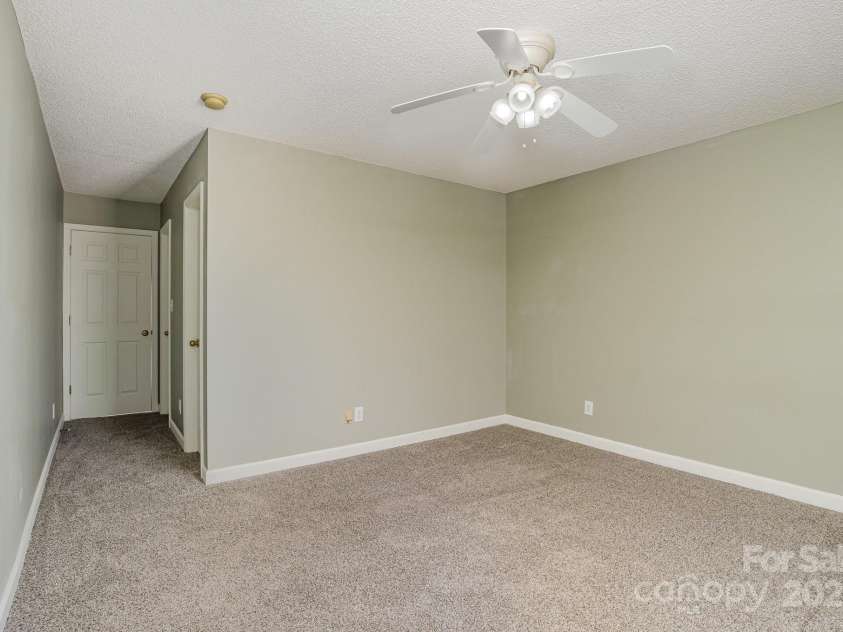 3230 Richway Court, Charlotte, NC 28216.  MLS# CAR4321484, YatesRealty ID 6209. 